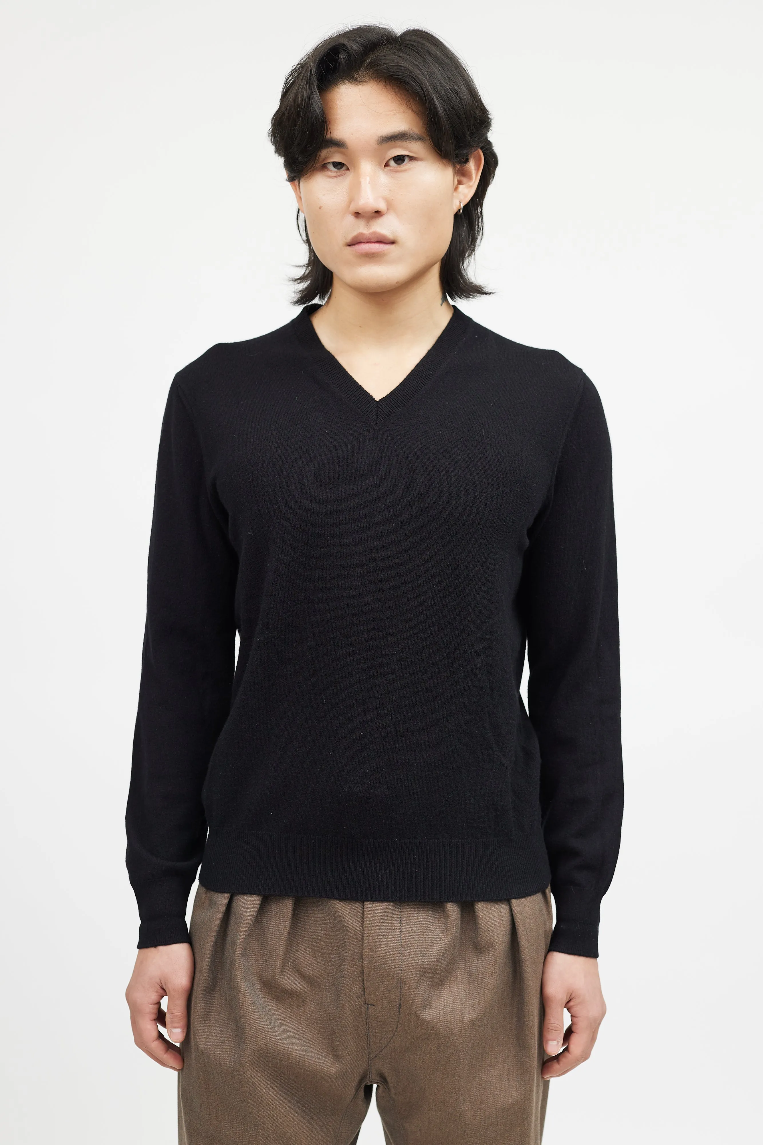 Black Cashmere Knit V-Neck Sweater