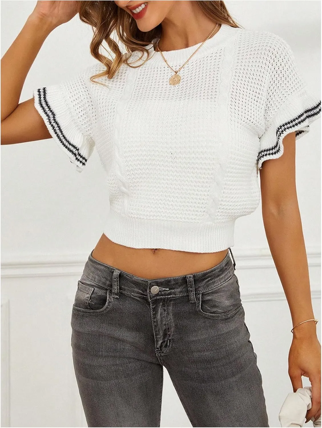 Verdusa Women's Ruffled Short Sleeve Round Neck Knitted Top Pullovers Sweater