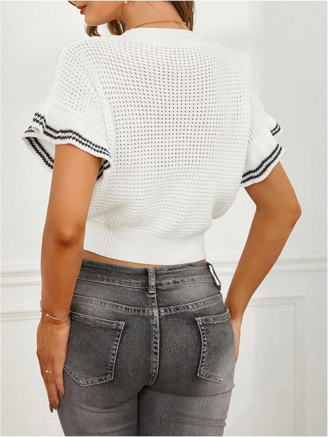 Verdusa Women's Ruffled Short Sleeve Round Neck Knitted Top Pullovers Sweater